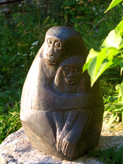 Skulpturengarten - Affenmutter